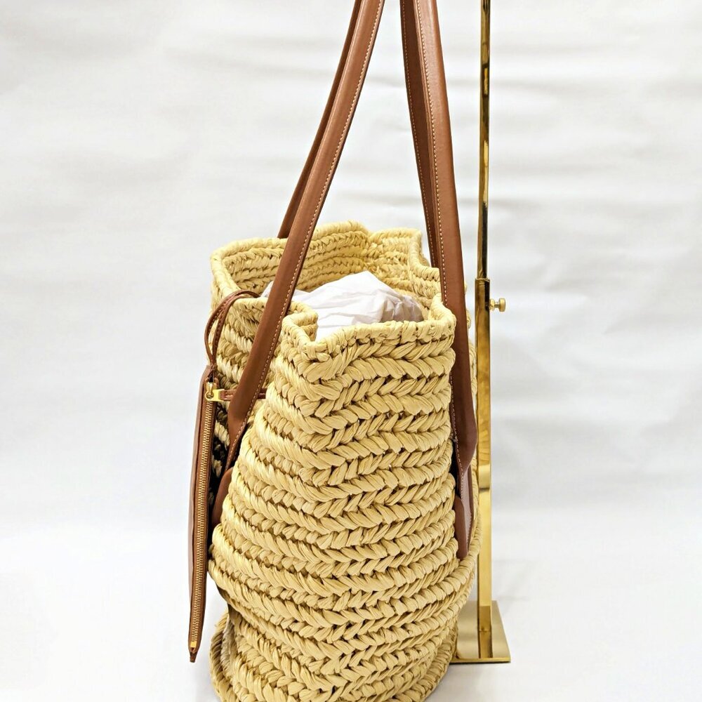 Bottega Veneta Arco Women's Raffia Tote Bag Leather Pouch in Brown (MSRP $3,000) - Picture 8 of 16